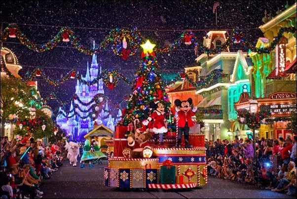 Mickey&rsquo;s Once Upon A Christmastime Parade | MouseMingle.com
